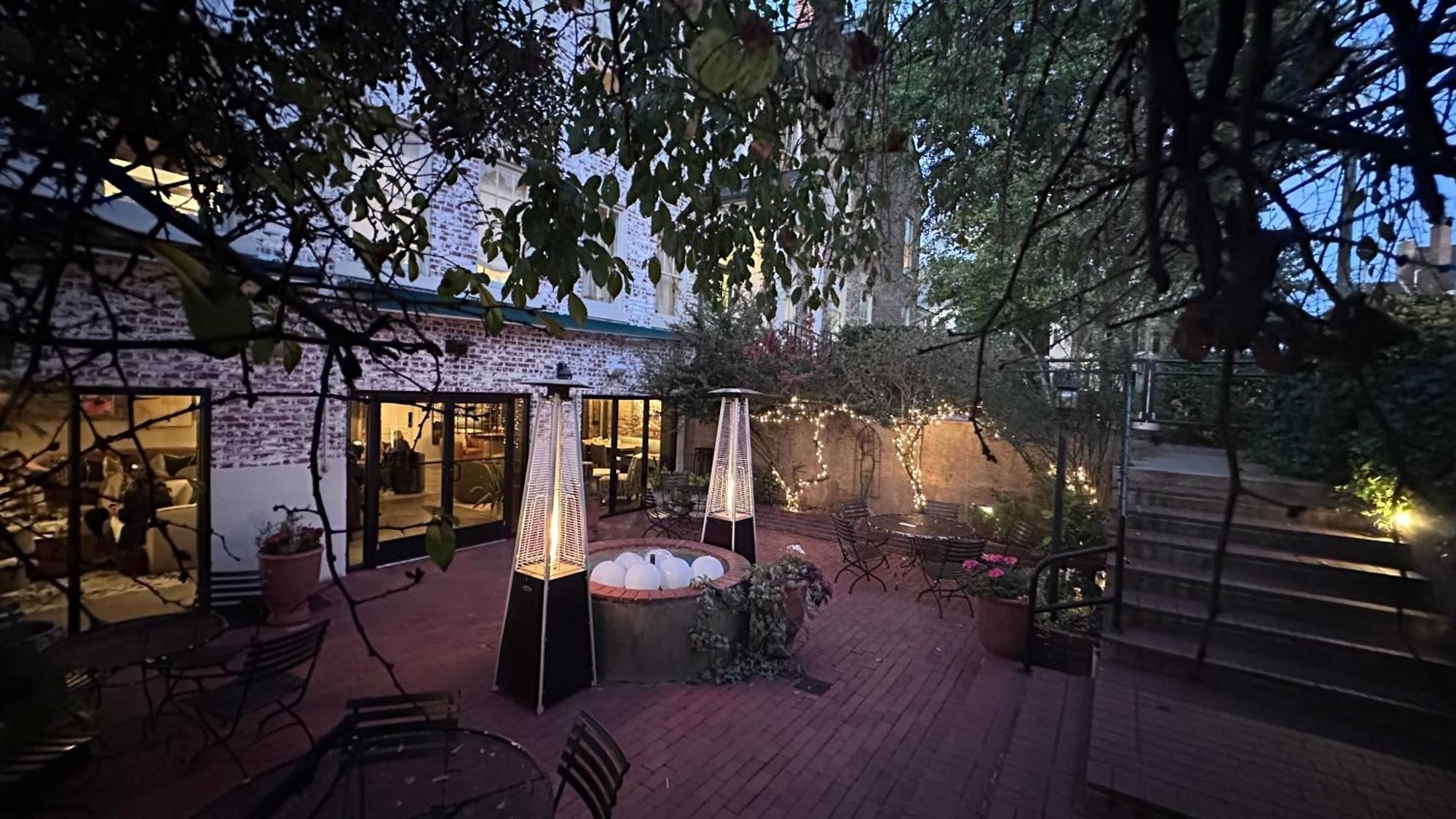 Ironclad Inn And Bourbon Room Fredericksburg Ngoại thất bức ảnh