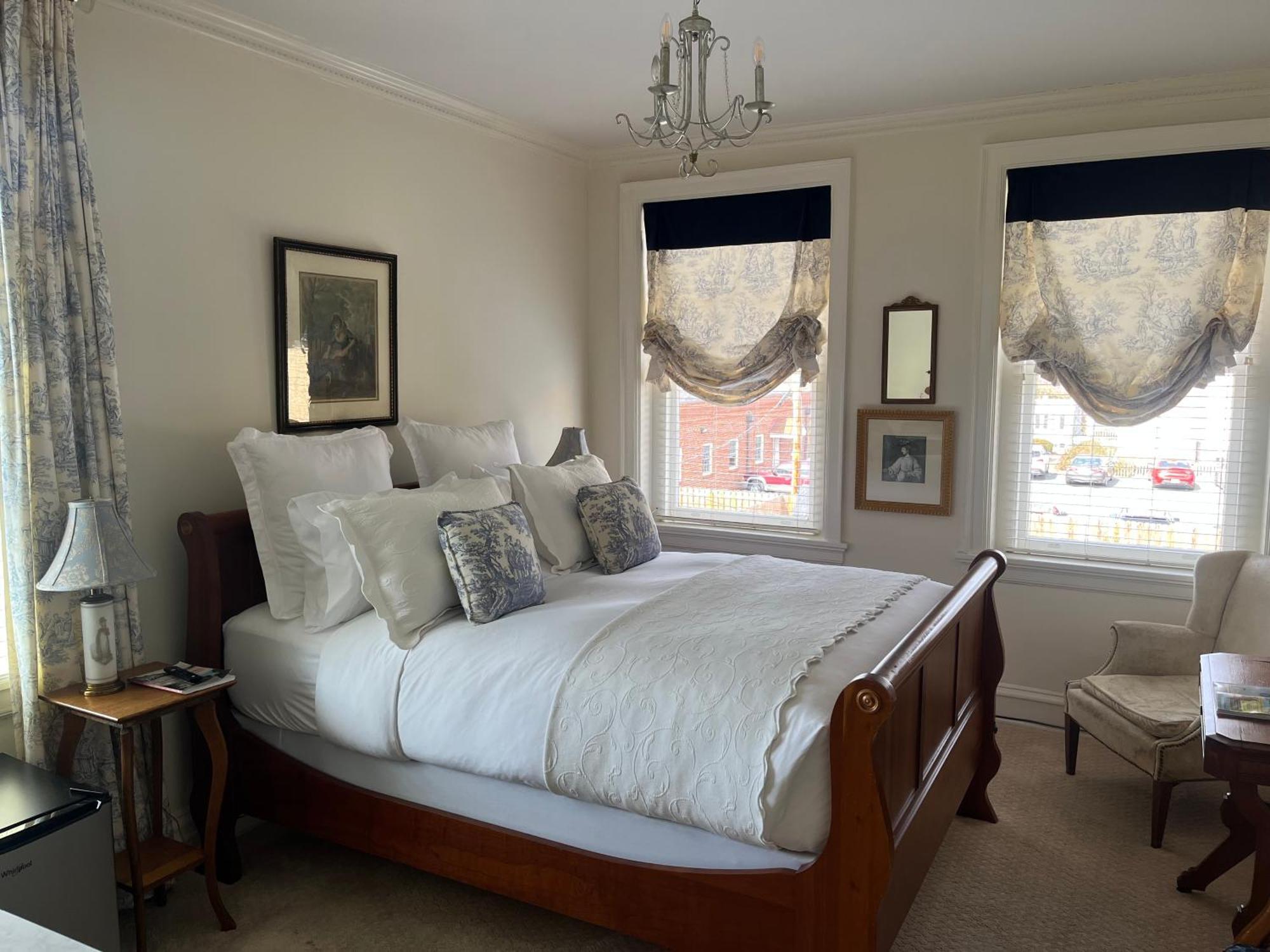 Ironclad Inn And Bourbon Room Fredericksburg Ngoại thất bức ảnh